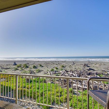 Quiet Waterfront Escape With Hot Tub And Beach Access! Gold Beach Eksteriør billede