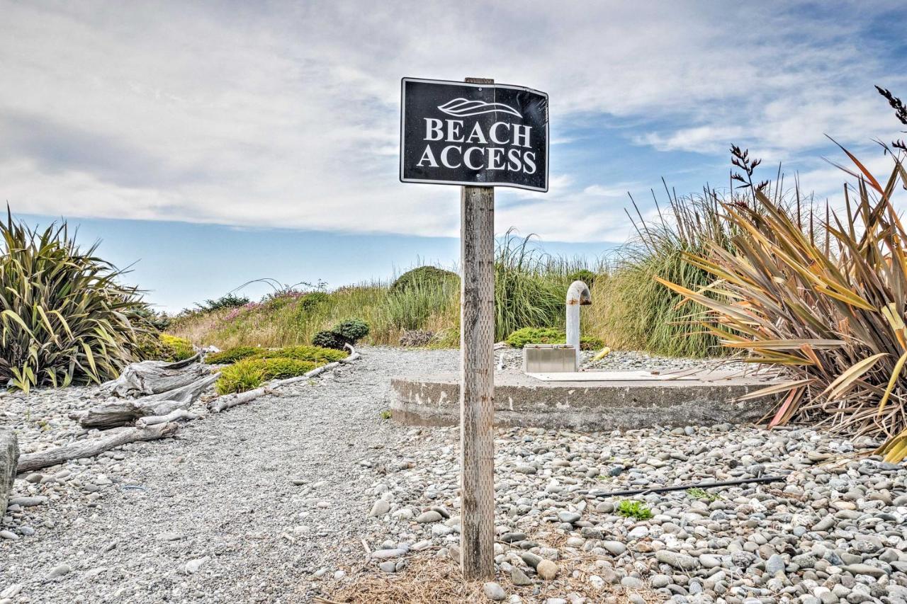 Quiet Waterfront Escape With Hot Tub And Beach Access! Gold Beach Eksteriør billede