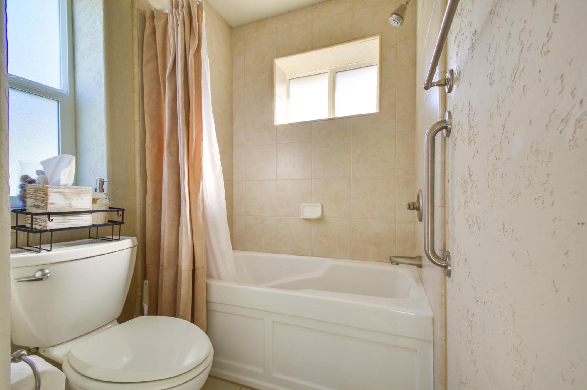 Quiet Waterfront Escape With Hot Tub And Beach Access! Gold Beach Eksteriør billede
