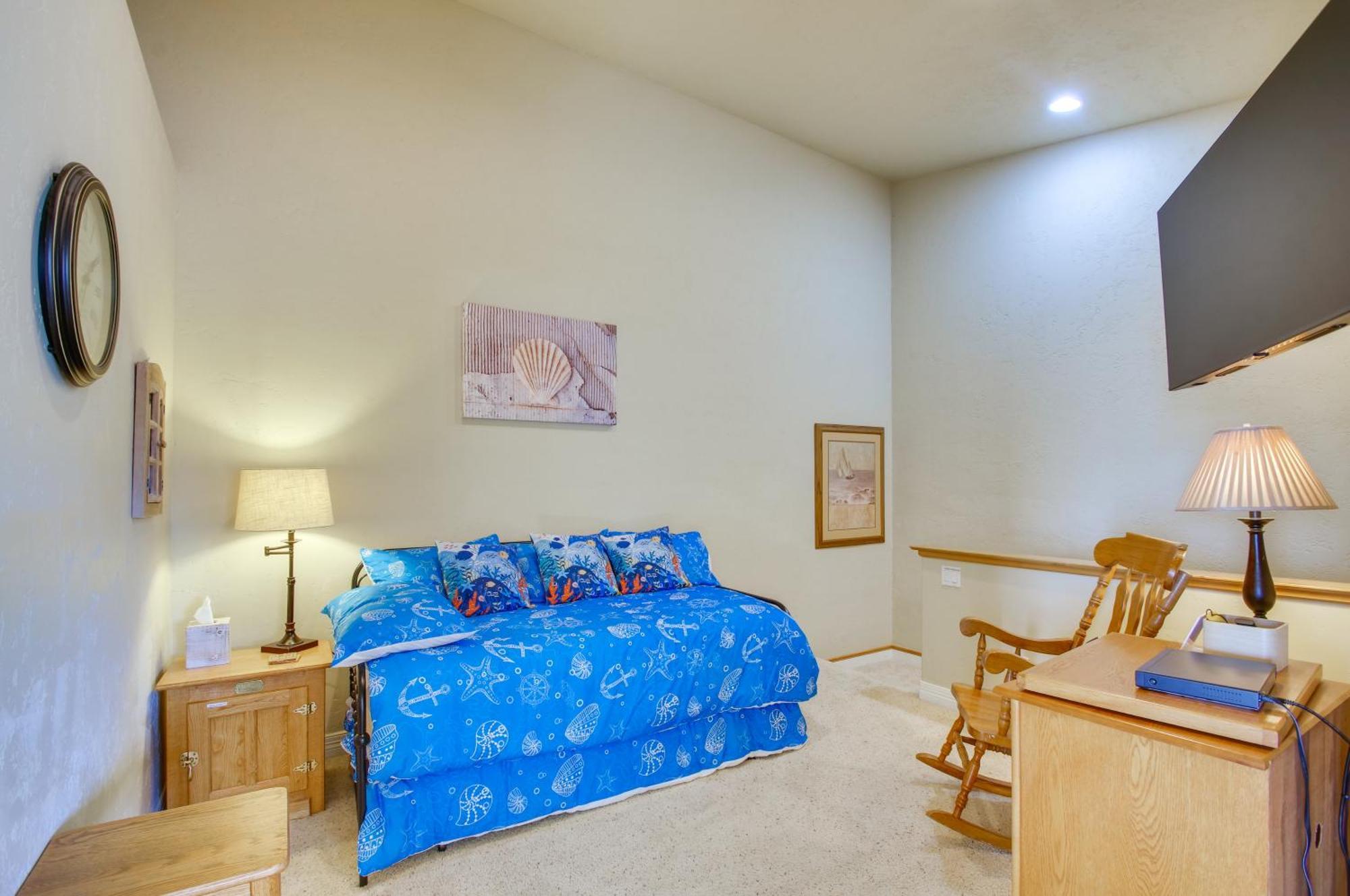 Quiet Waterfront Escape With Hot Tub And Beach Access! Gold Beach Eksteriør billede