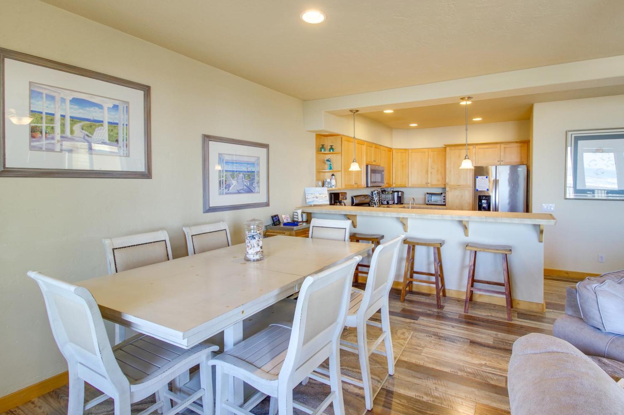 Quiet Waterfront Escape With Hot Tub And Beach Access! Gold Beach Eksteriør billede