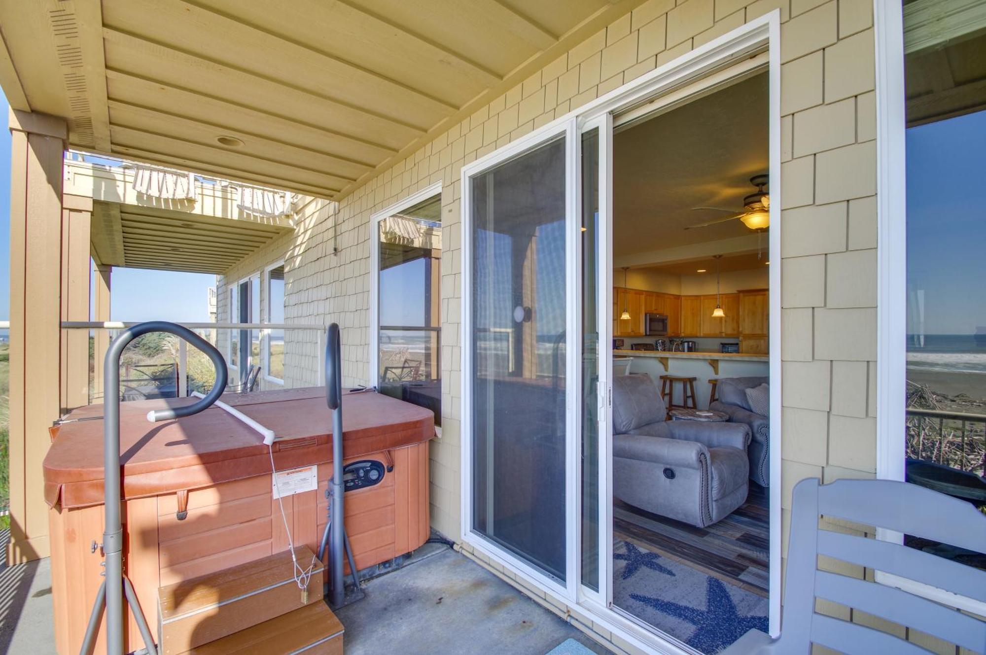 Quiet Waterfront Escape With Hot Tub And Beach Access! Gold Beach Eksteriør billede
