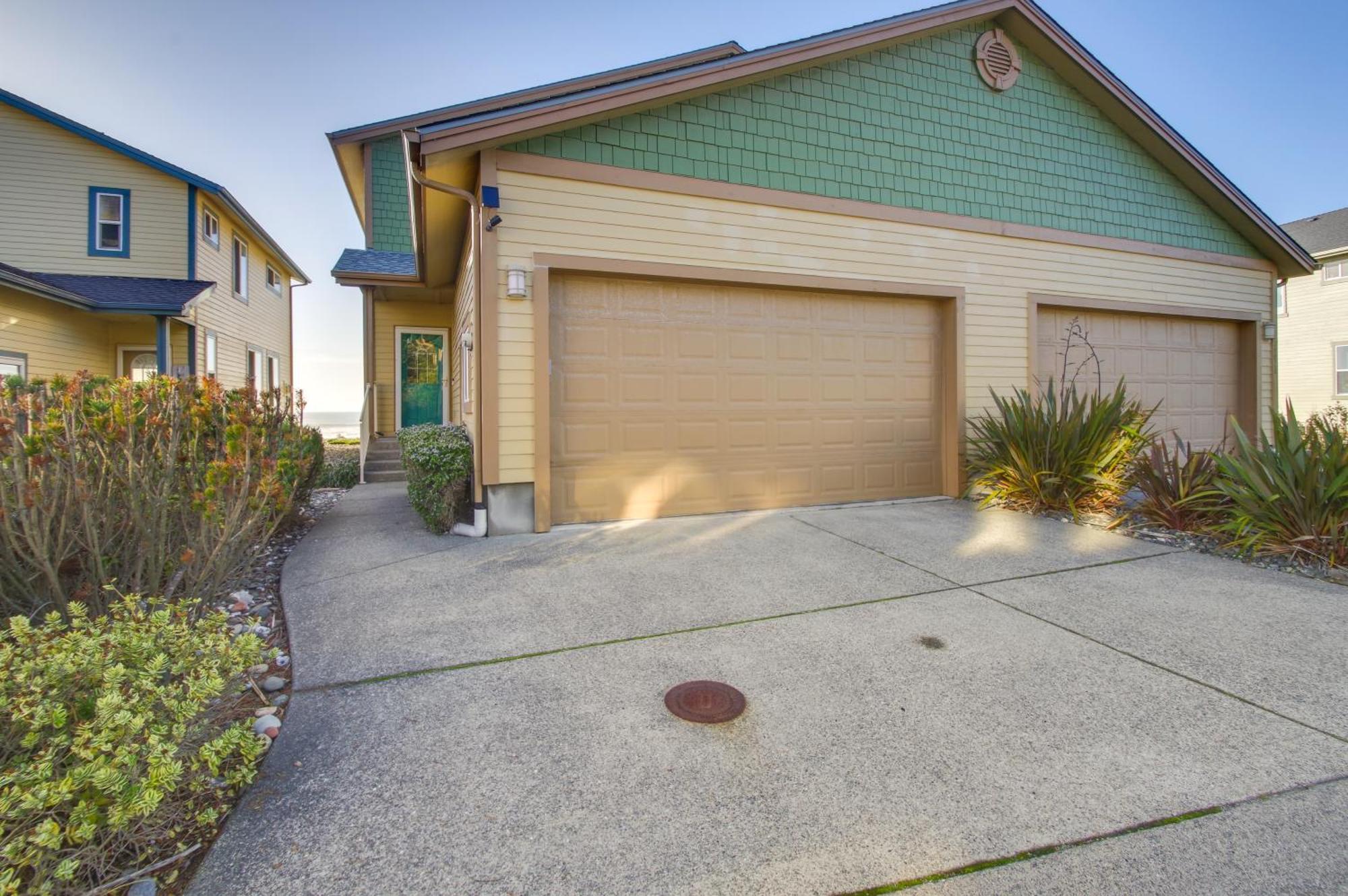 Quiet Waterfront Escape With Hot Tub And Beach Access! Gold Beach Eksteriør billede